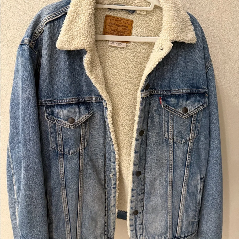Levi's Type III Blue Denim Sherpa Trucker Jacket - Picture 2 of 8